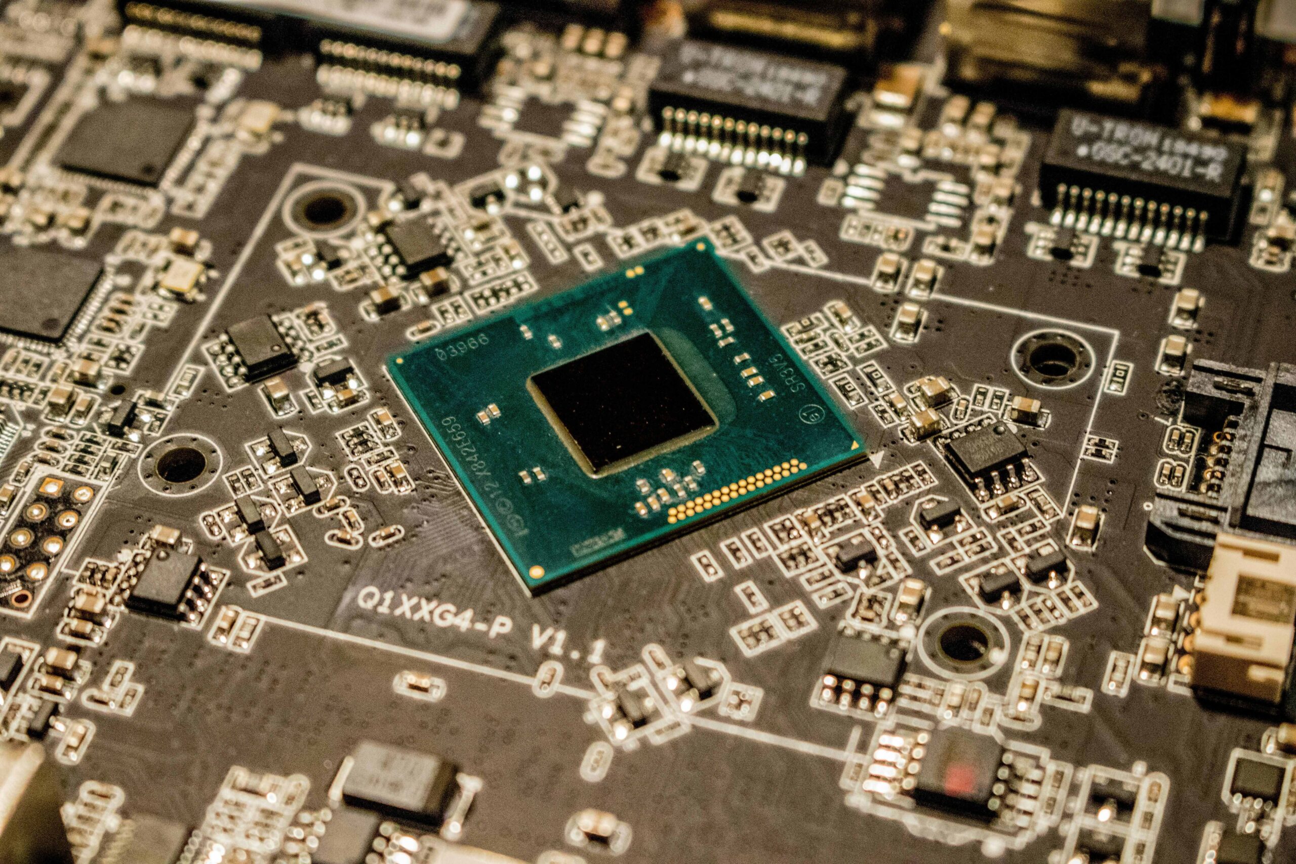 Washington pressa Pechino sui semiconduttori